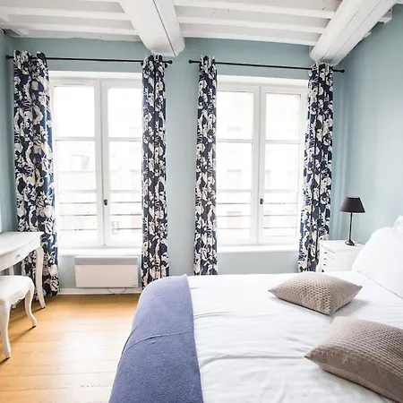 Centrally Located, Refurbished Modern Flat With Views Over The Historic Port Lägenhet