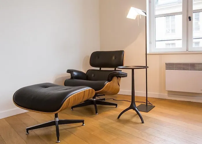 Centrally Located, Refurbished Modern Flat With Views Over The Historic Port Lägenhet *