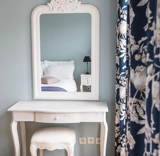 Lägenhet Centrally Located, Refurbished Modern Flat With Views Over The Historic Port *