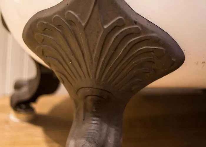 Centrally Located, Refurbished Modern Flat With Views Over The Historic Port Lägenhet