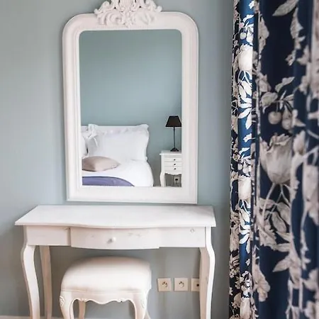 아파트 Centrally Located, Refurbished Modern Flat With Views Over The Historic Port *